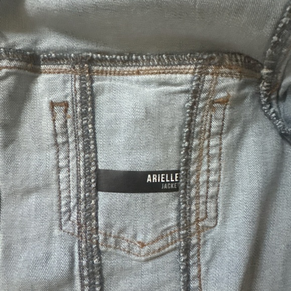 Kut From The Kloth Women's Arielle Distressed Denim Jean Jacket Size X-Large - Picture 5 of 7